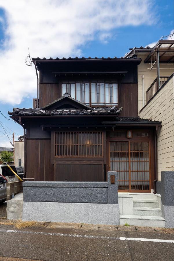 Вилла Kurohoro Machiya House Канандзава Экстерьер фото